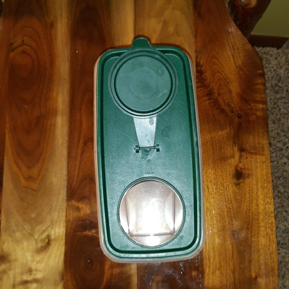 Tupperware cereal  container - Picture 4 of 9